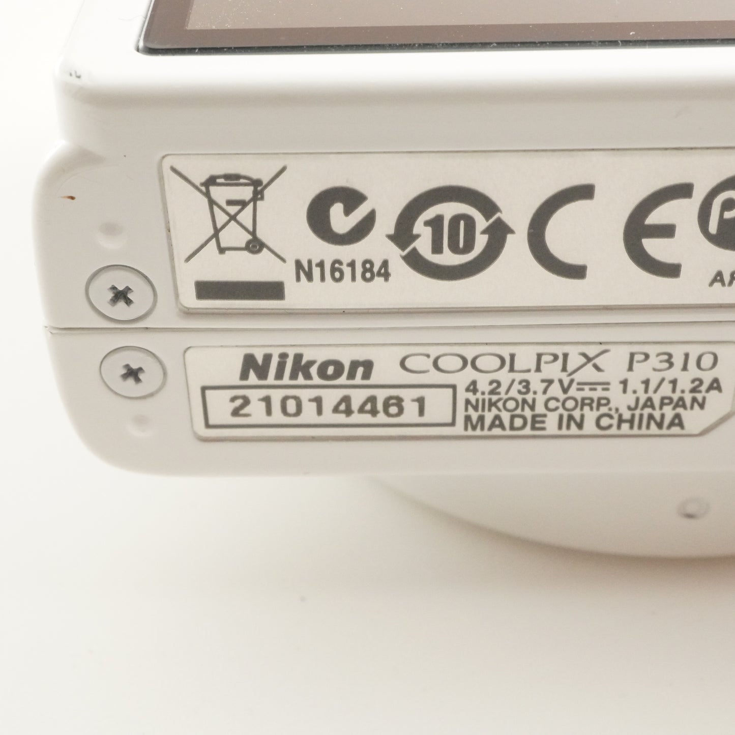 Nikon COOLPIX P310 White + 4GB SDHC Card Digital Camera from Japan #10454