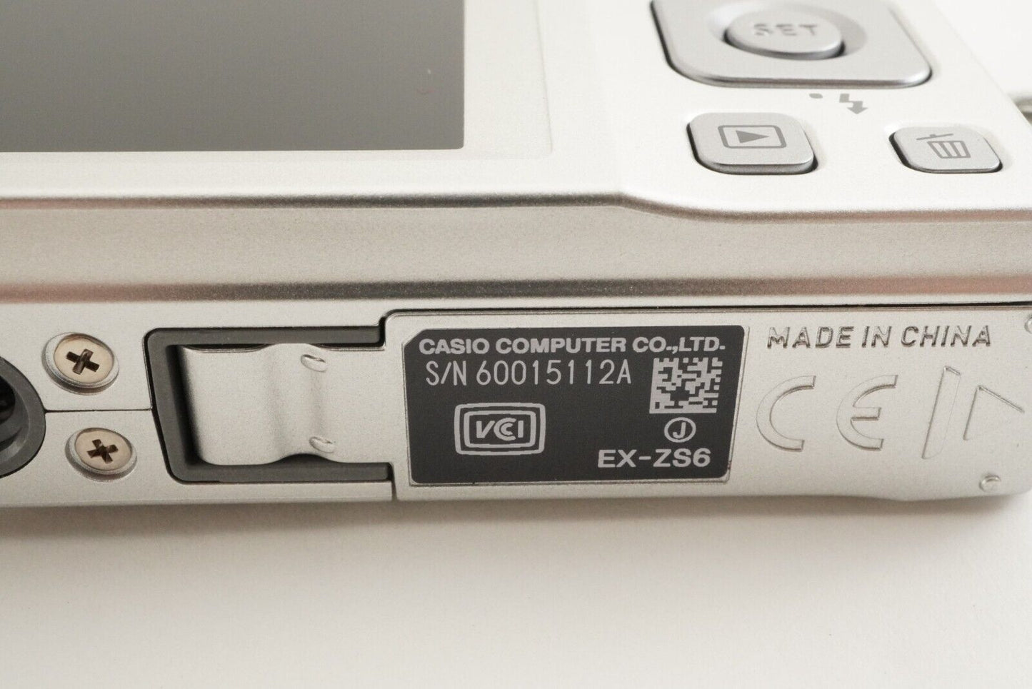 CASIO EXILIM EX-ZS6 Silver In Box With 4GB SDHC Card Digital Camera from Japan #1502