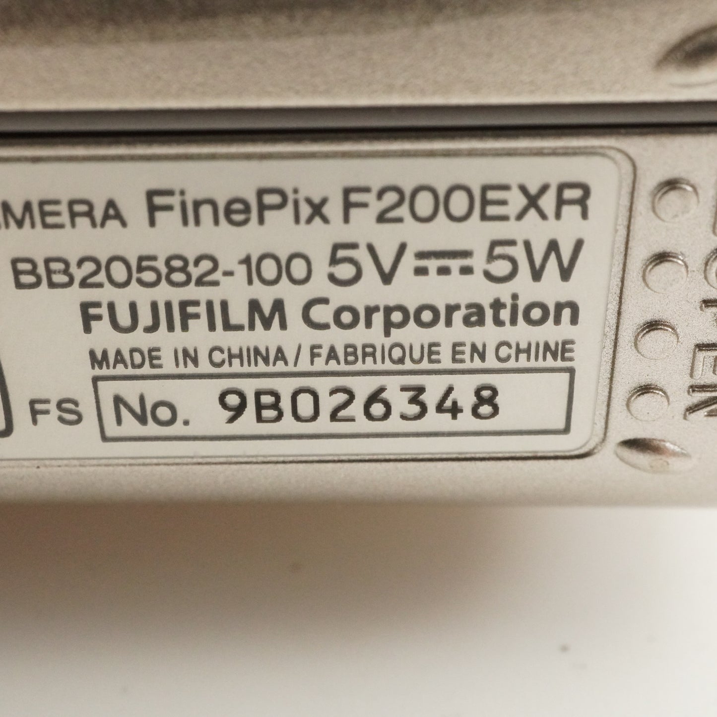 FUJIFILM FinePix F200 EXR Silver + 4GB SDHC Card from Japan #11214