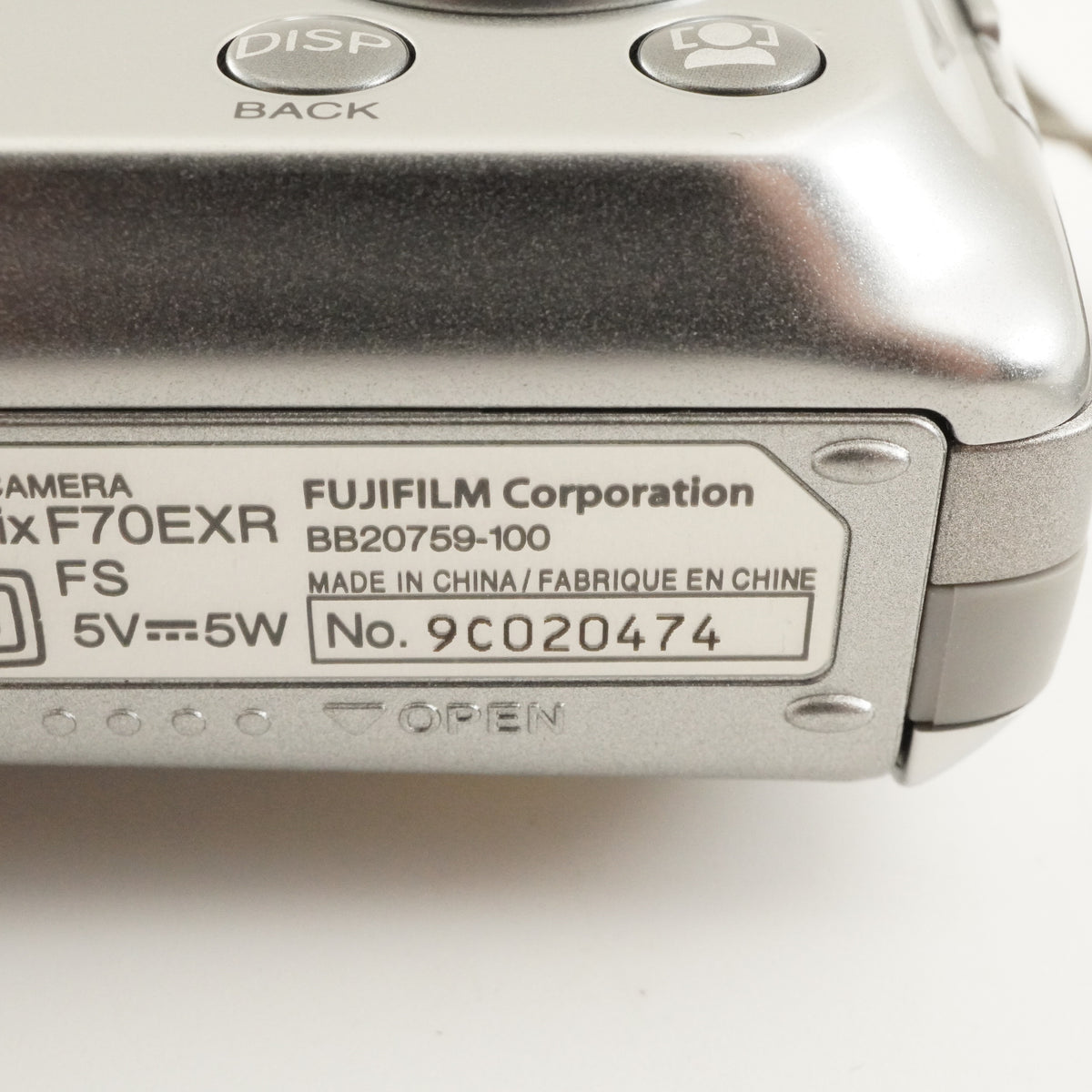 FUJIFILM FINEPIX F70 EXR Silver + 4GB SDHC Card Digital Camera from Japan #13193