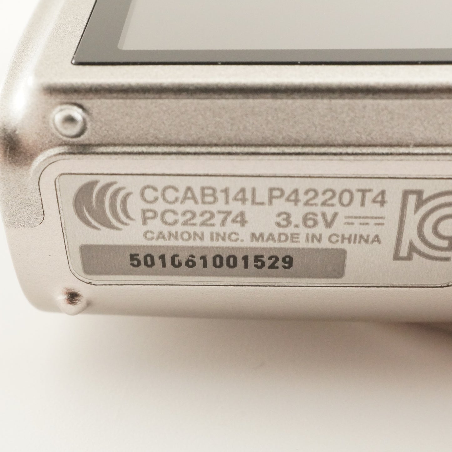 Canon IXY 650 Silver With 4GB SDHC Card Digital Camera from Japan #7736