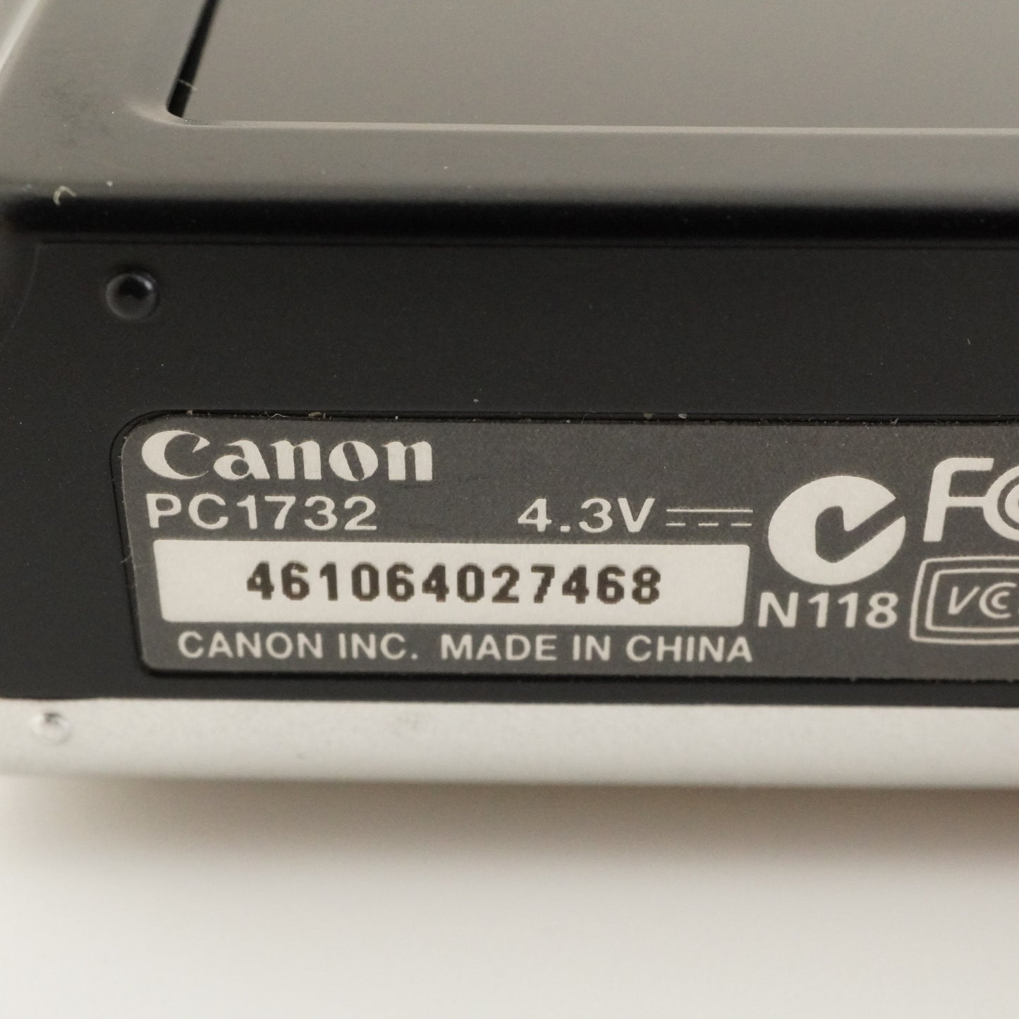 Canon PowerShot A2300 Silver With 4GB SDHC Card Digital Camera from Japan #8043