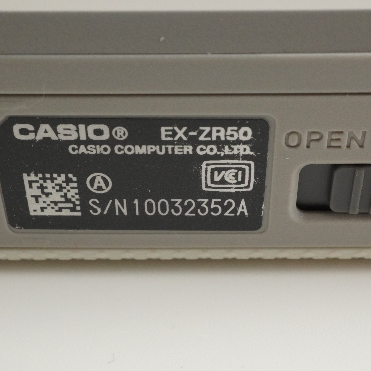 CASIO EXILIM EX-ZR50 White In Box + 4GB SDHCCard Digital Camera from Japan #8558