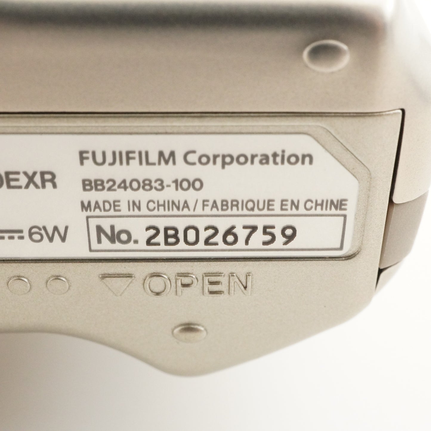 FUJIFILM FinePix F770 EXR Gold In Box + 4GB SDHC Digital Camera from Japan #8792