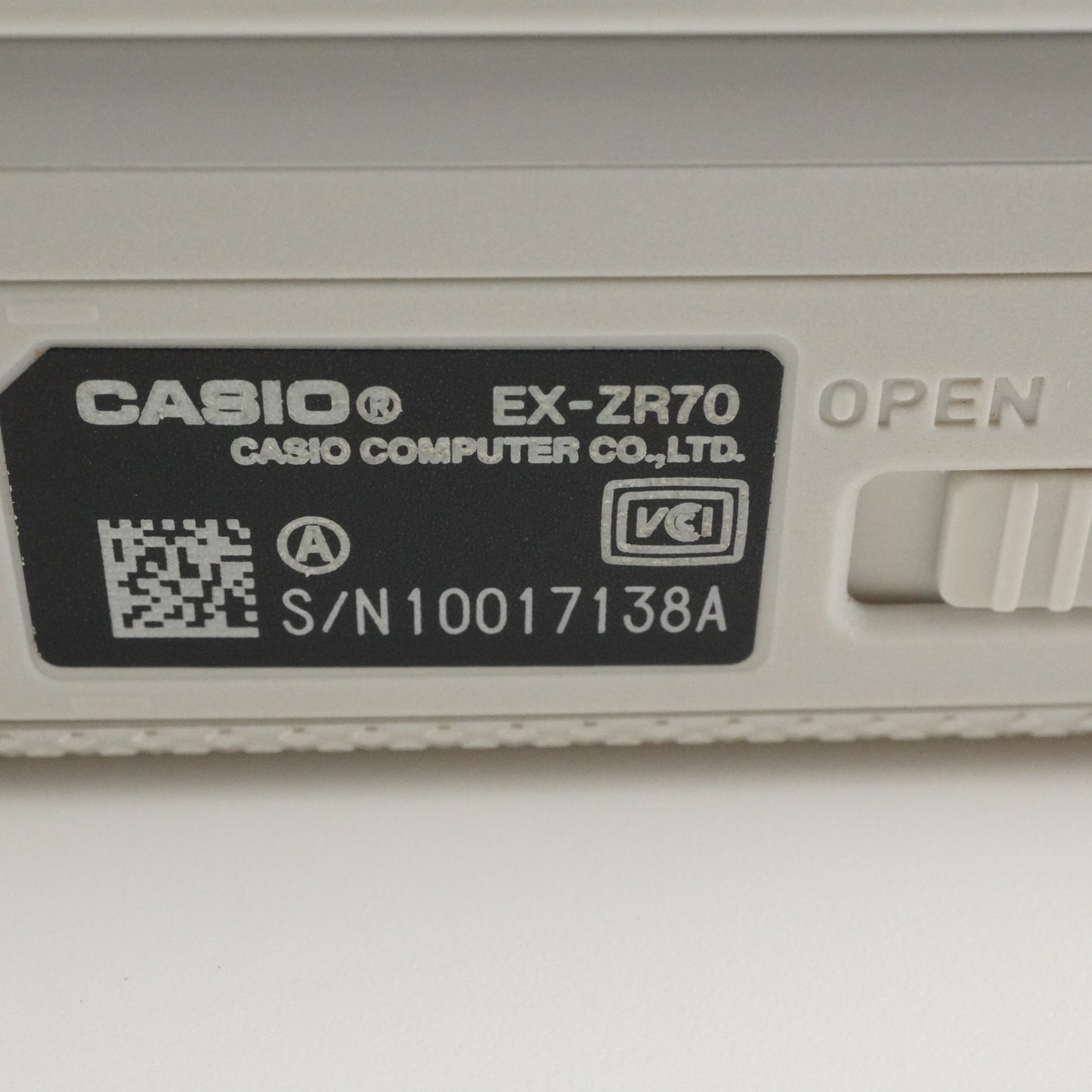 CASIO EXILIM EX-ZR70 White With 4GB SDHC Card Digital Camera from Japan #7378