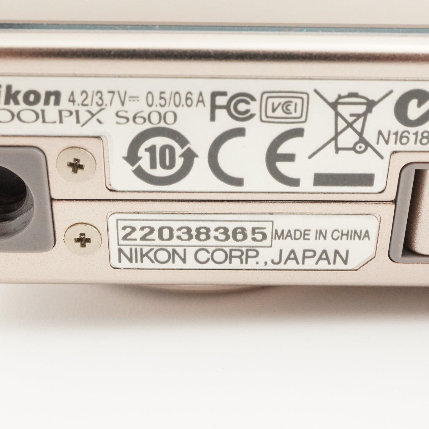 Nikon COOLPIX S600 Pink Gold In Box With 4GB SDHC Card from Japan #5863