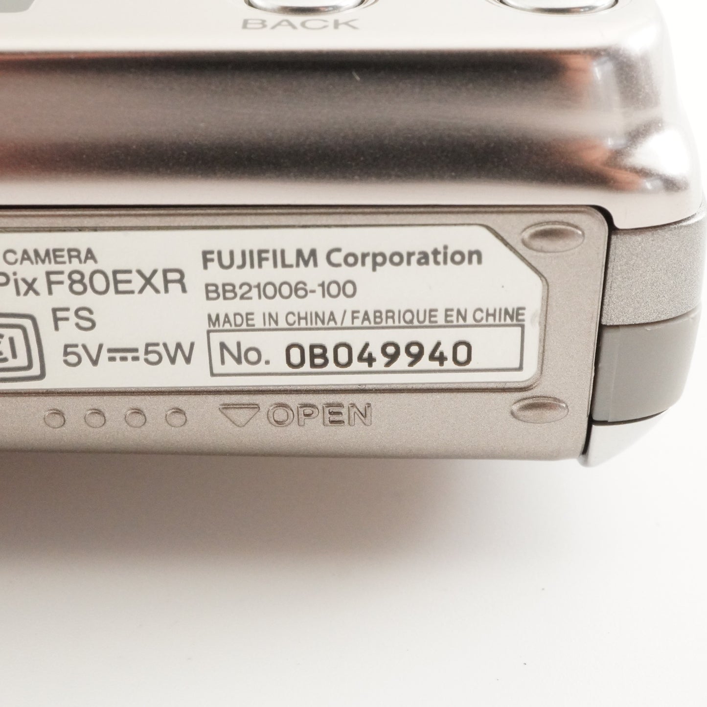FUJIFILM FINEPIX F80 EXR Silver + 4GB SDHC Card Digital Camera from Japan #4539