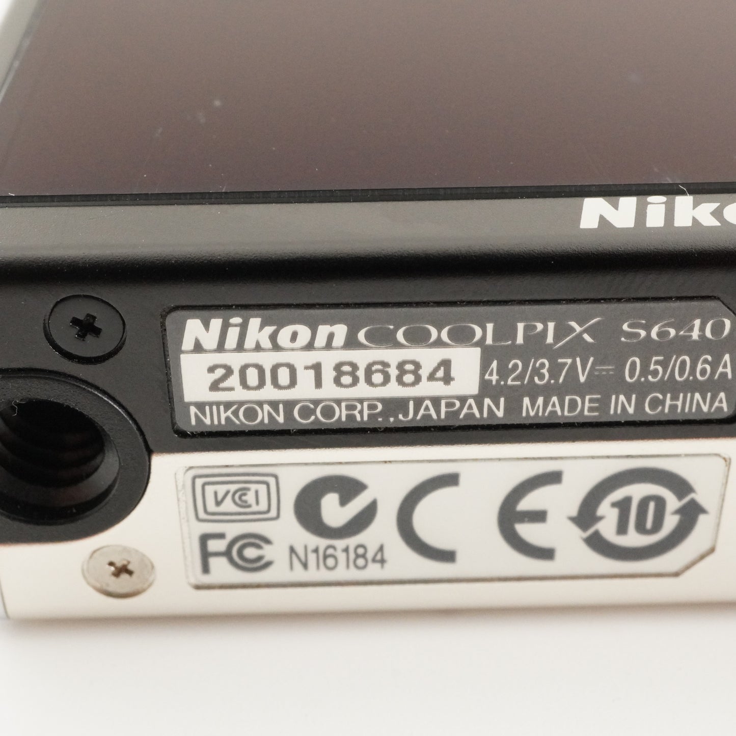 Nikon COOLPIX S640 Silver In Box + 4GB SDHC Card Digital Camera from Japan #6228