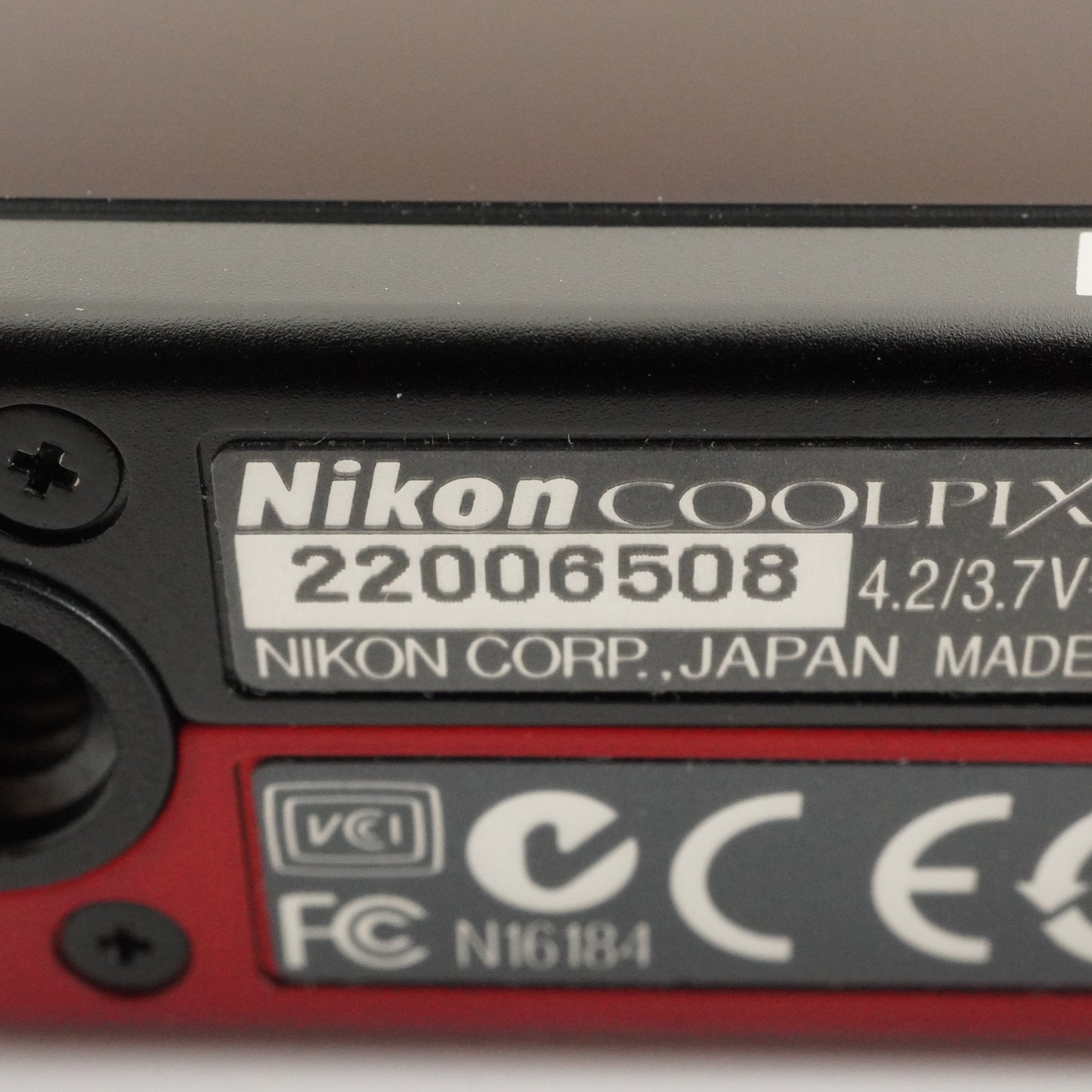 Nikon COOLPIX S640 Red In Box With 4GB SDHC Card from Japan #6816