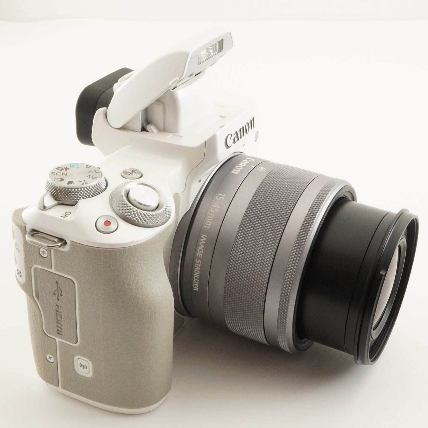 Canon EOS kiss M / M50 White + EF-M 15-45mm  + 16GB SDCard from Japan #10064