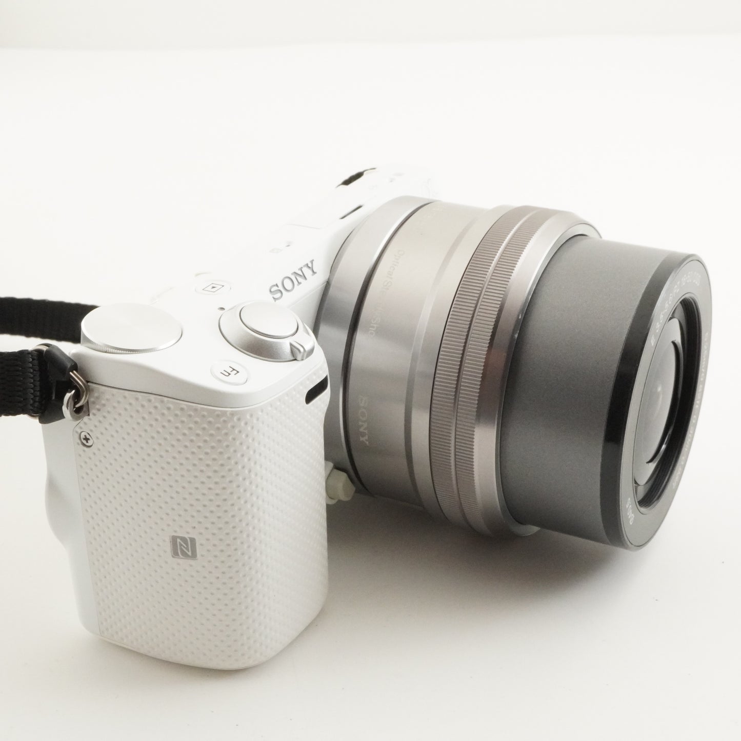 [325 Shots] SONY a NEX-5T White +16-50mm In Box +4GB SDHC Card from Japan #10090