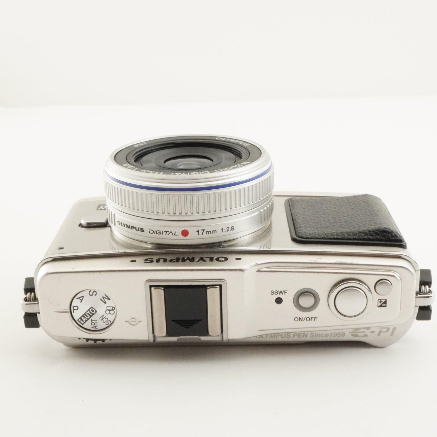 [5,271 Shots] OLYMPUS PEN E-P1 Silver +17mm F2.8 + 4GB SDHC from Japan #10251