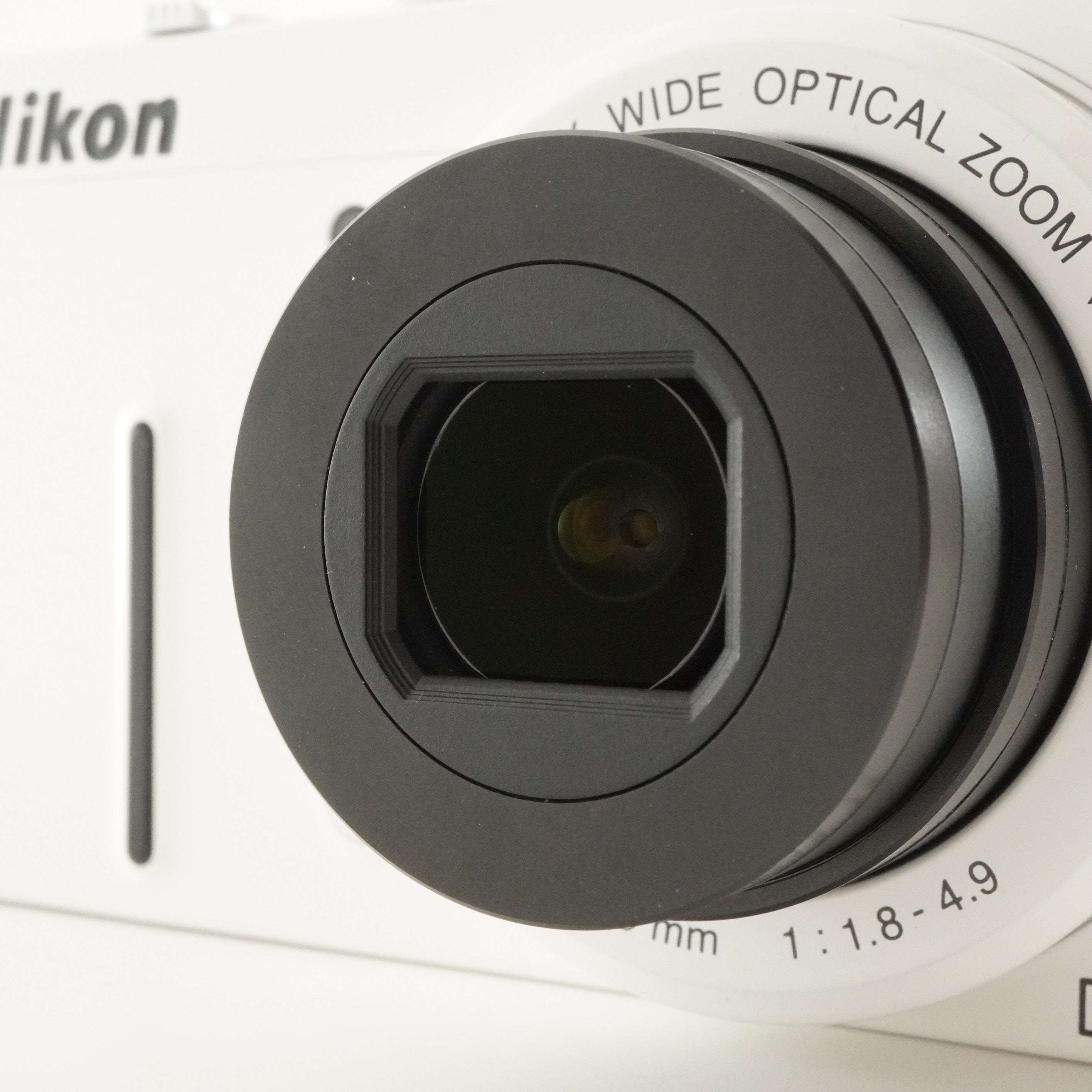 Nikon COOLPIX P310 White  • 4GB SDHC Card Digital Camera from Japan
