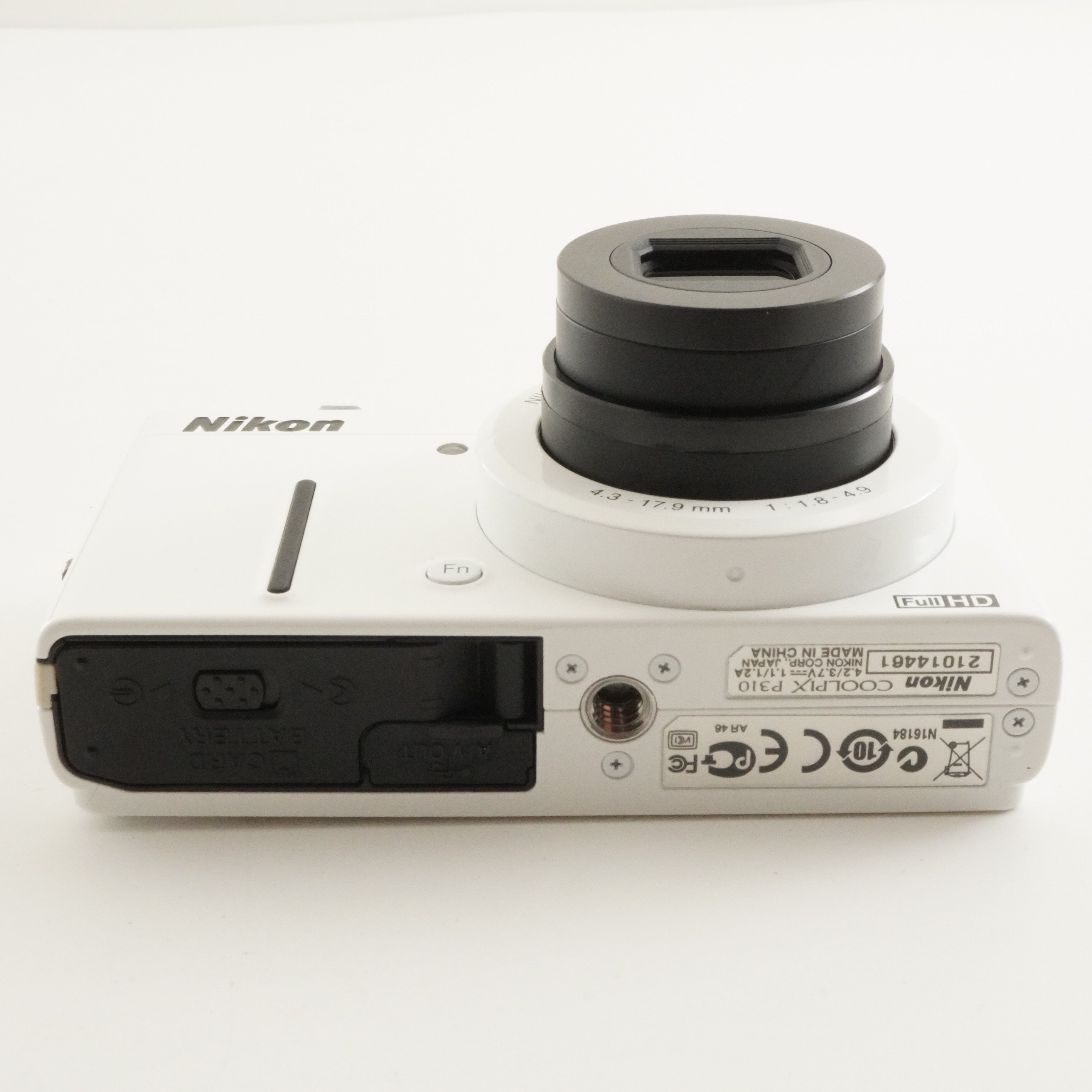 Nikon COOLPIX P310 White  • 4GB SDHC Card Digital Camera from Japan