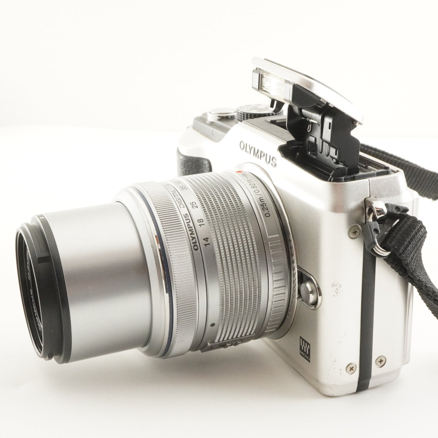 [6,722 Shots] OLYMPUS PEN E-PL2 Silver +14-42mm +4GB SDHC Card from Japan #10478
