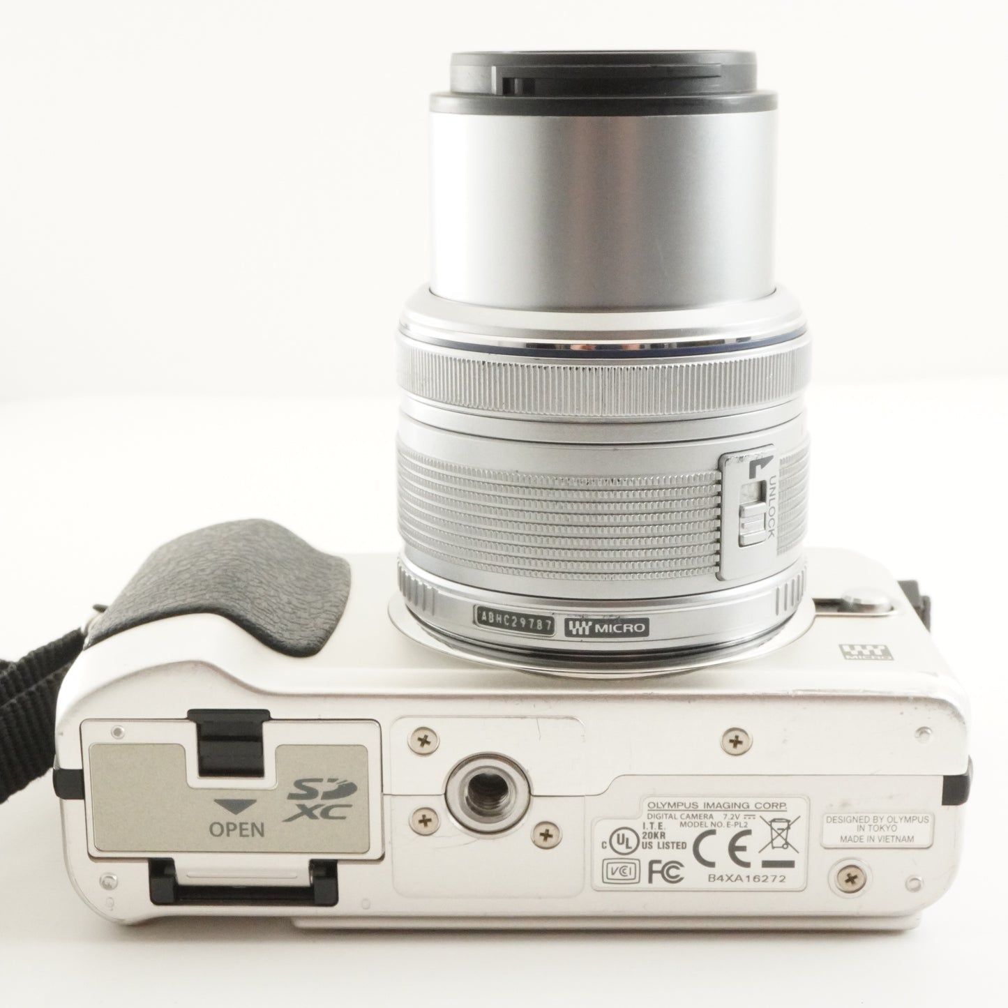 [6,722 Shots] OLYMPUS PEN E-PL2 Silver +14-42mm +4GB SDHC Card from Japan #10478