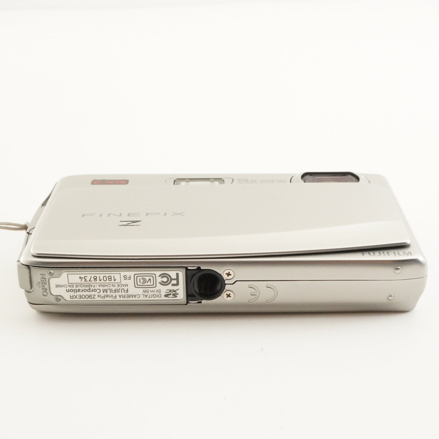 FUJIFILM FinePix Z900 EXR Silver + 4GB SDHC Card from Japan #10512