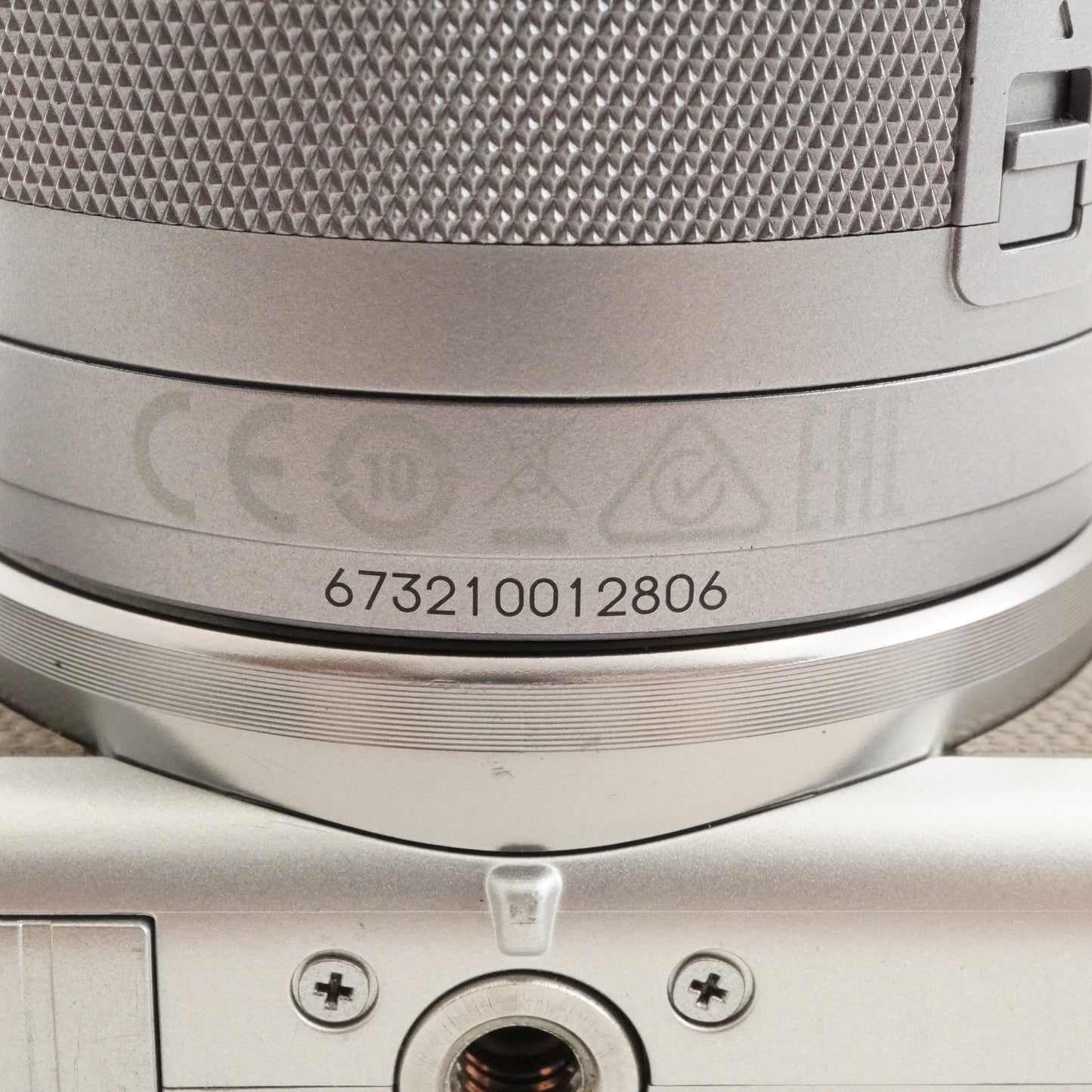 Canon EOS M100 Silver + EF-M 15-45mm IS STM + 4GB SDHC Card from Japan #10722