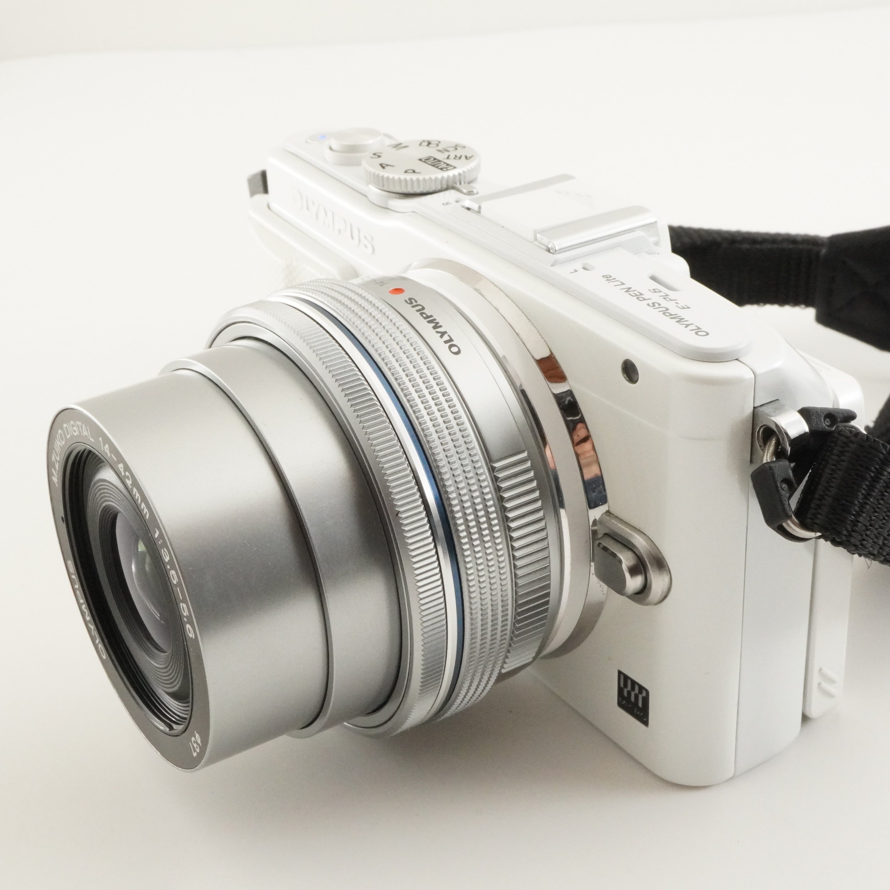 OLYMPUS pen life e-pl6 ホワイト Amazon | OLYMPUS ミラーレス一眼 PEN Lite E-PL6 ダブルズームキット