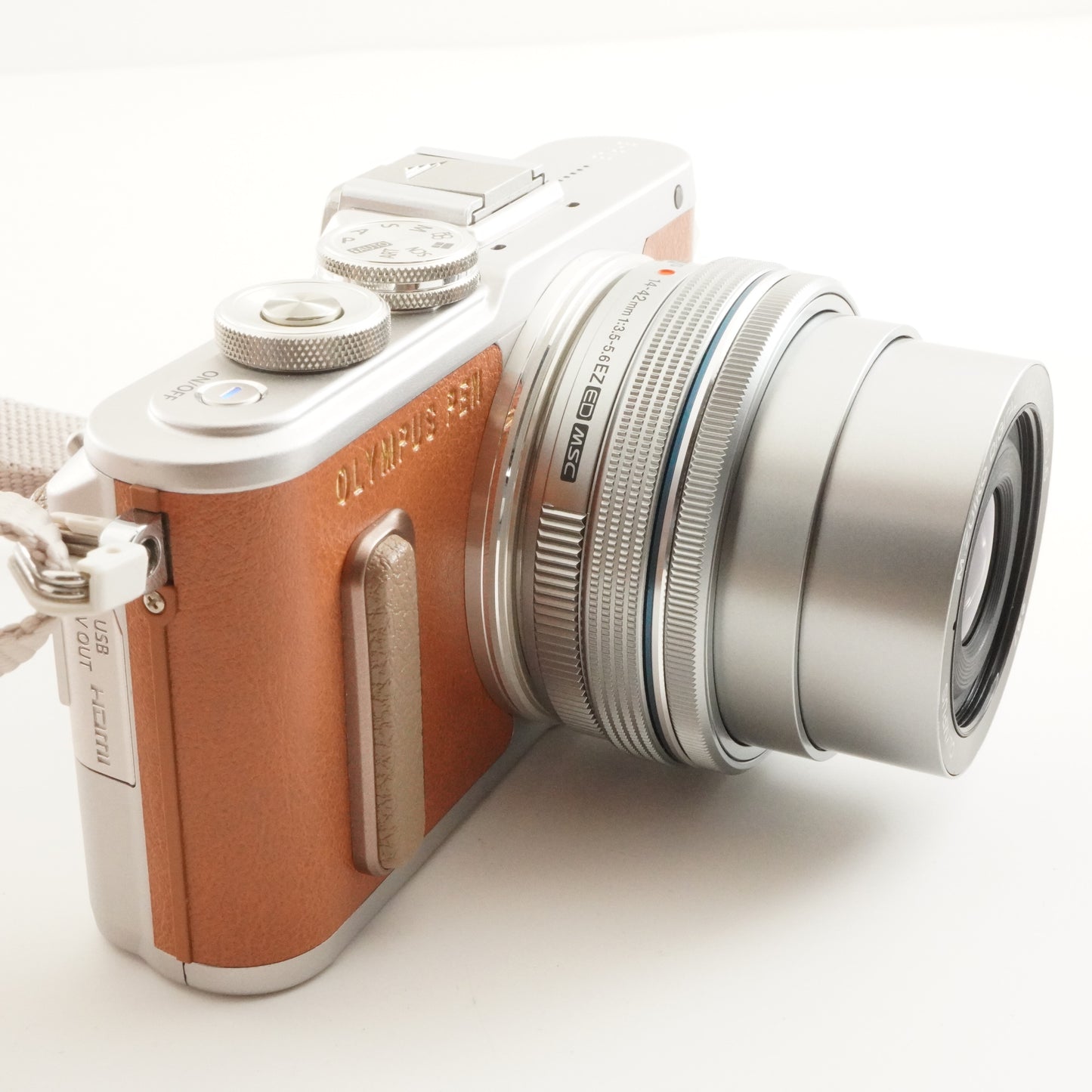 [398 Shots] OLYMPUS PEN E-PL8 Brown +14-42mm +Case +4GB SDCard from Japan #10781