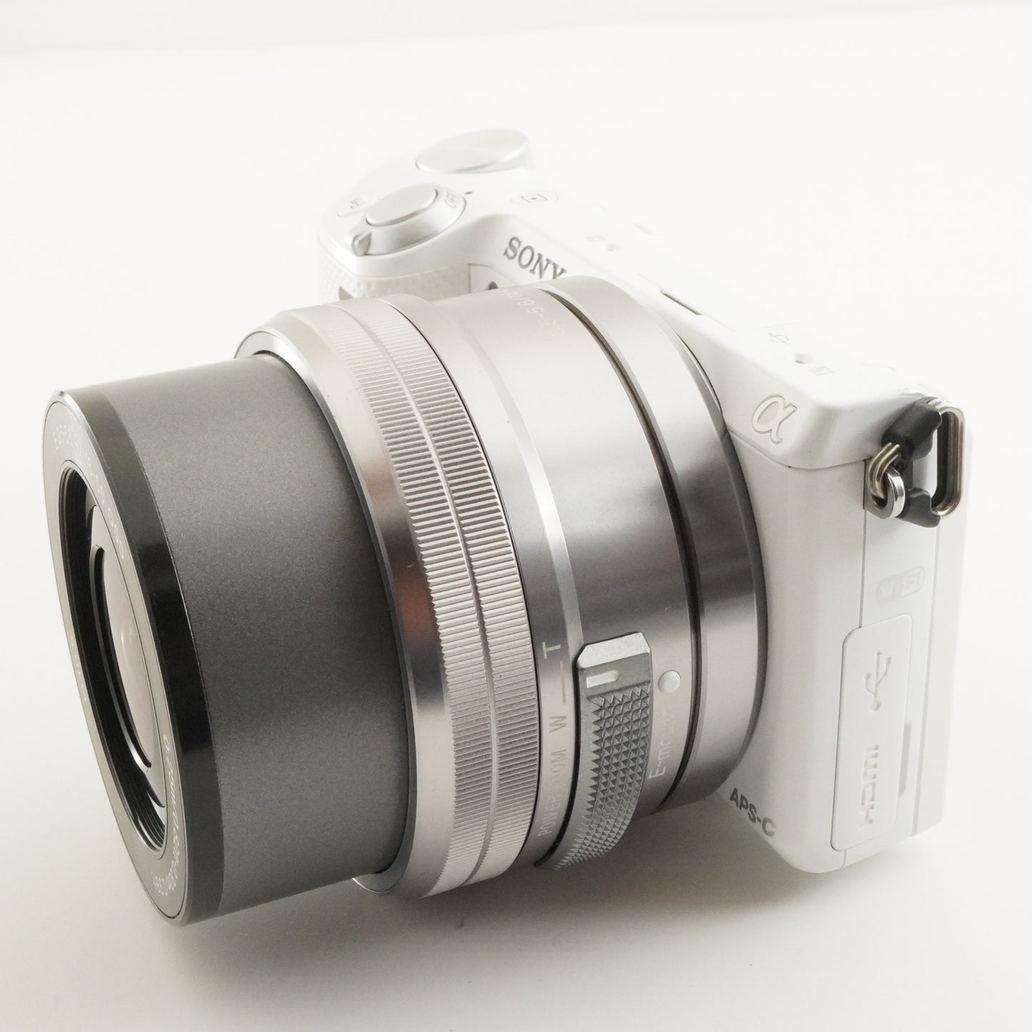 [9,479 Shots] SONY NEX-5R White + E PZ 16-50mm +8GB SDHC Card from Japan #10782