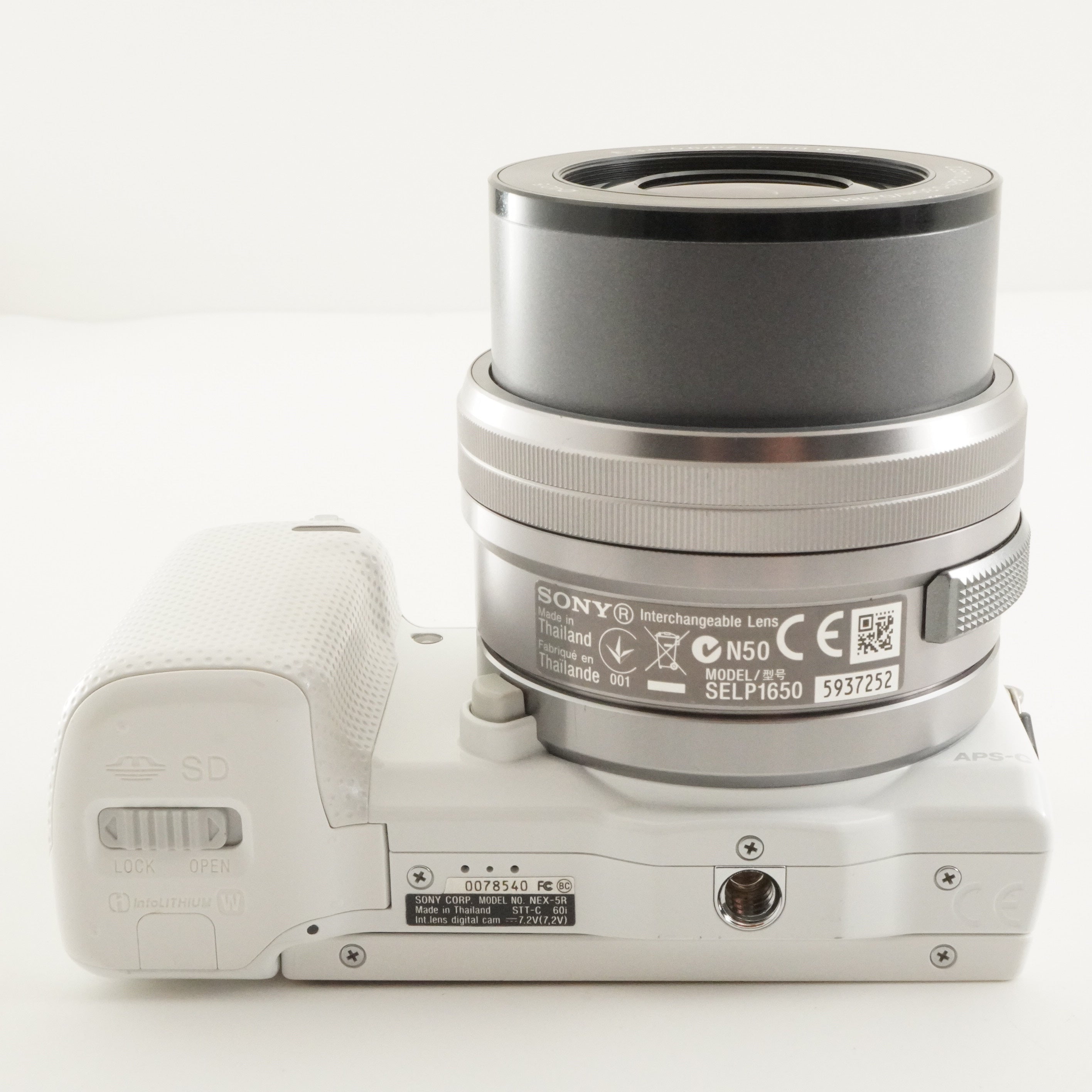 9,479 Shots] SONY NEX-5R White + E PZ 16-50mm +8GBG SDHC Card from