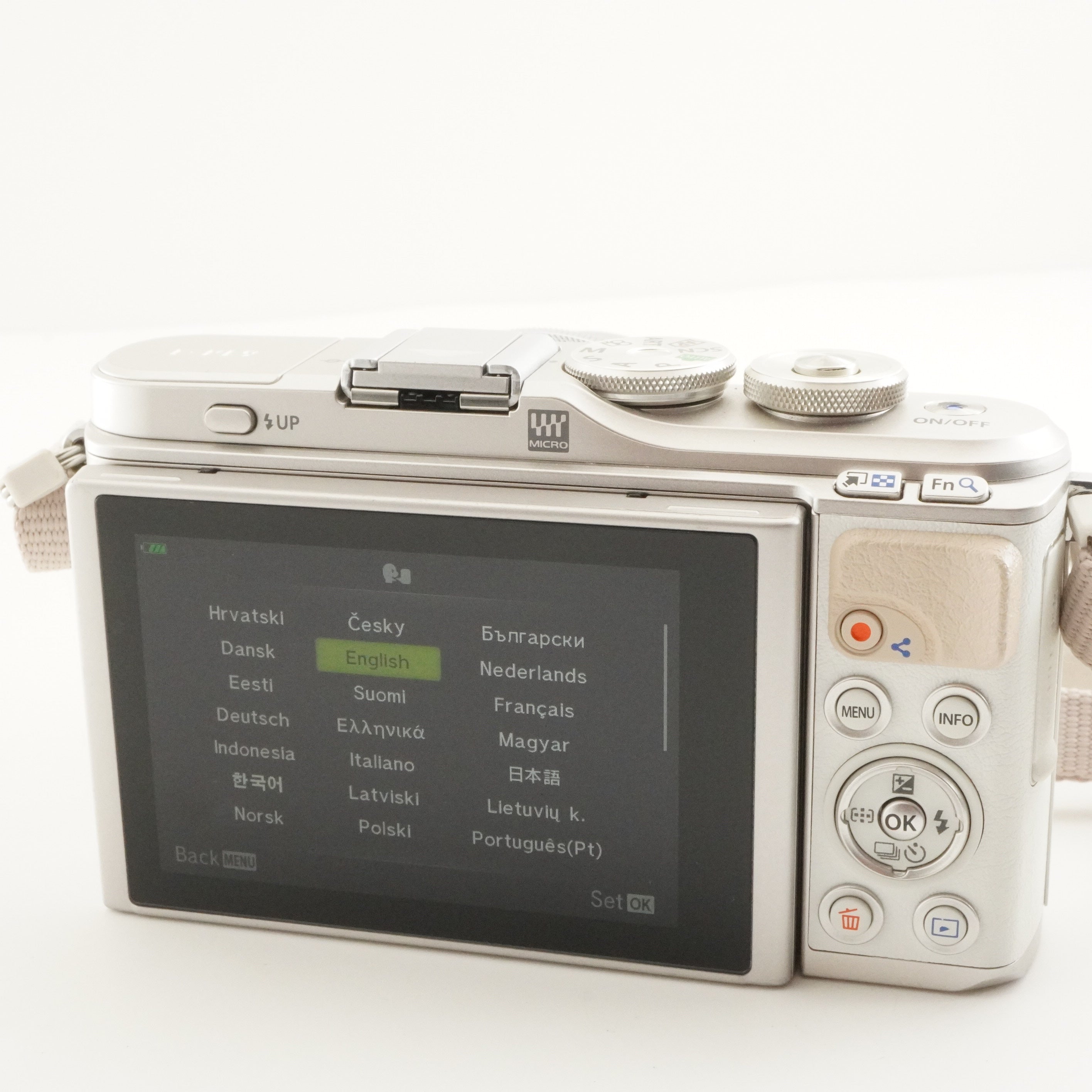 9,161 Shots] OLYMPUS E-PL9 White +14-42 +40-150 In Box +8GBSD from