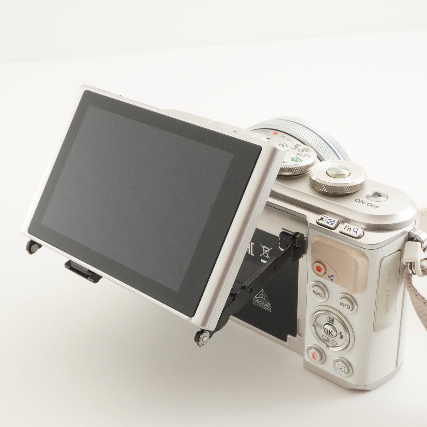 [9,161 Shots] OLYMPUS E-PL9 White +14-42 +40-150 In Box +8GBSD from Japan #10809