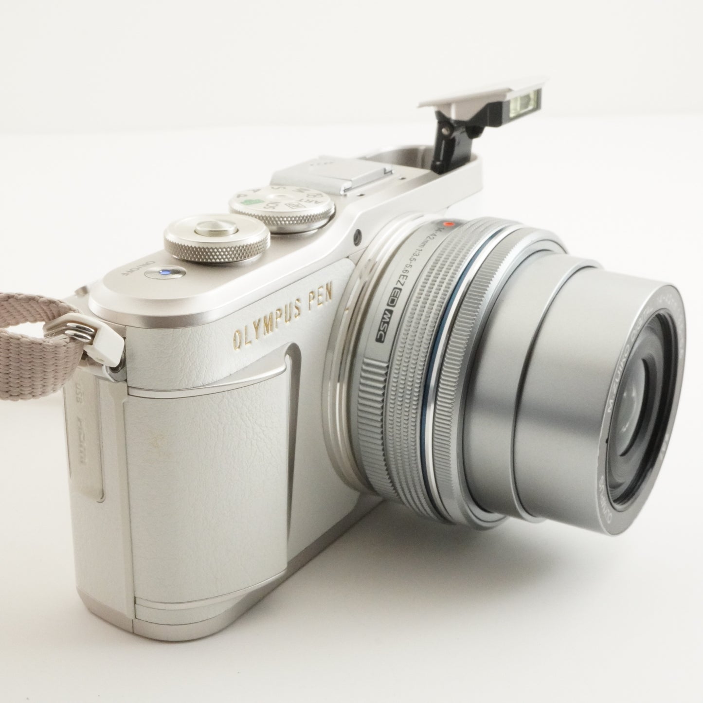 [9,161 Shots] OLYMPUS E-PL9 White +14-42 +40-150 In Box +8GBSD from Japan #10809