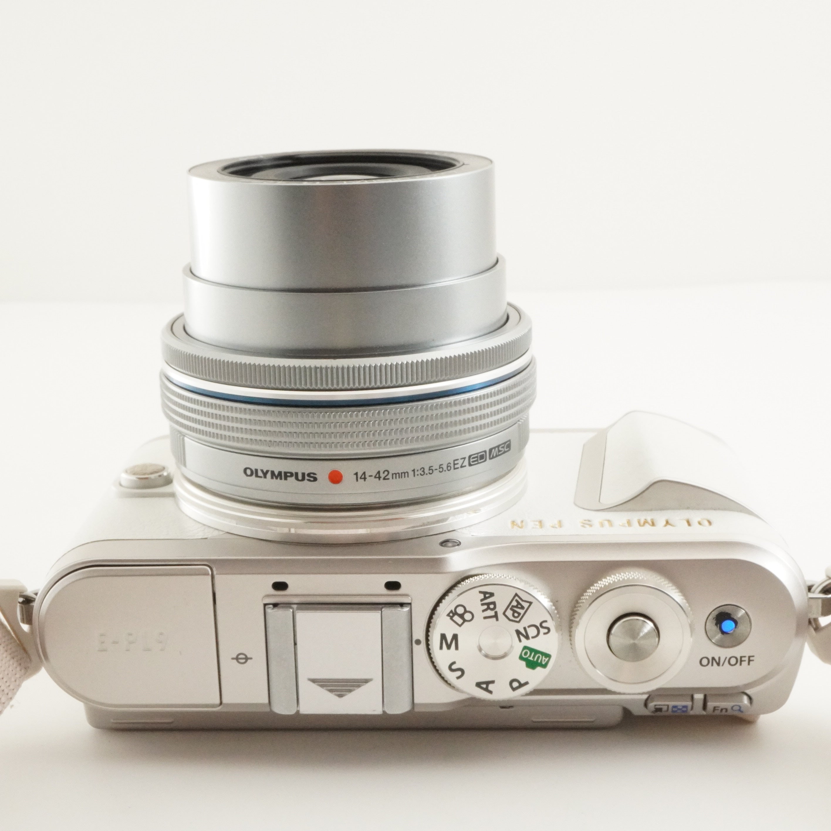 9,161 Shots] OLYMPUS E-PL9 White +14-42 +40-150 In Box +8GBSD from