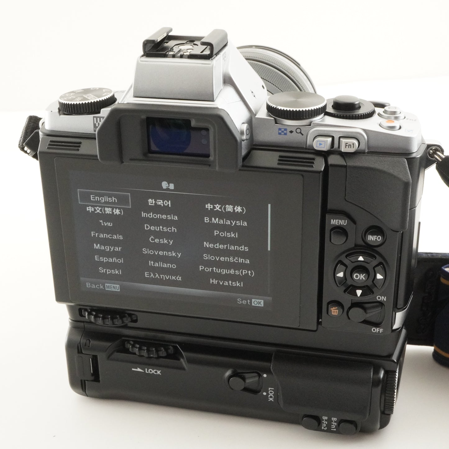 [12,183 Shots] OLYMPUS OM-D E-M5 Silver +12-50mm +Accessories from Japan #10810