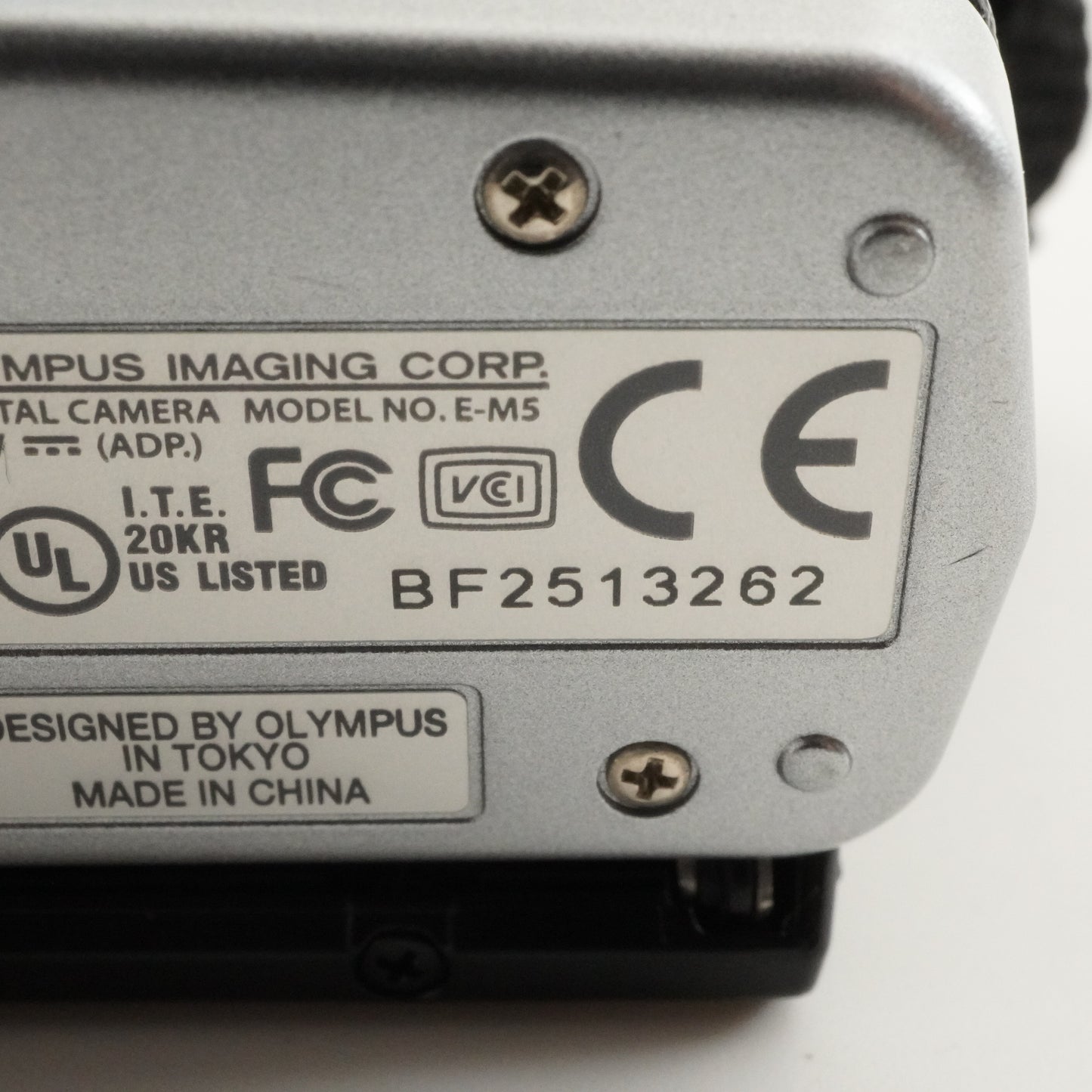[12,183 Shots] OLYMPUS OM-D E-M5 Silver +12-50mm +Accessories from Japan #10810