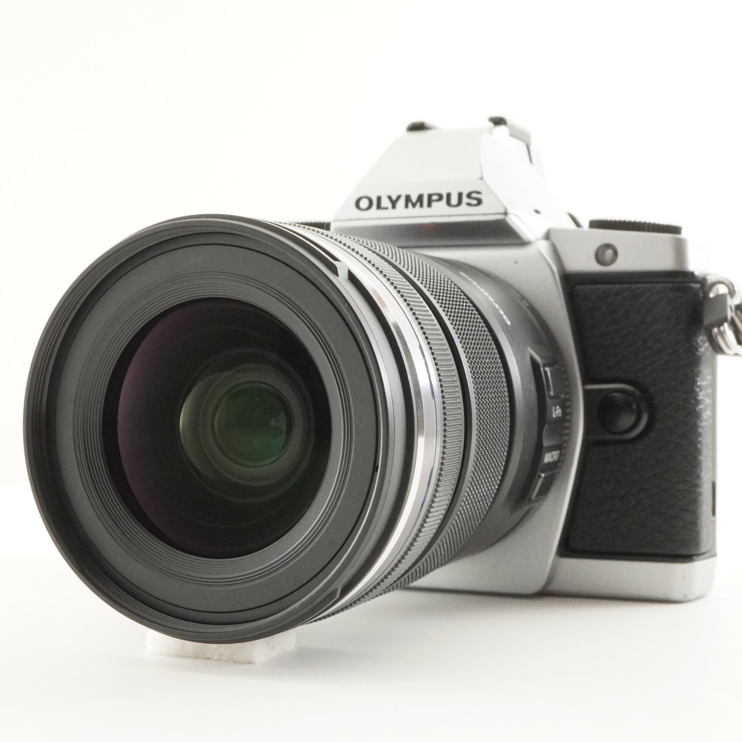 [7,861 Shots] OLYMPUS OM-D E-M5 Silver +12-50mm +4GB SDHC Card from Japan #10902