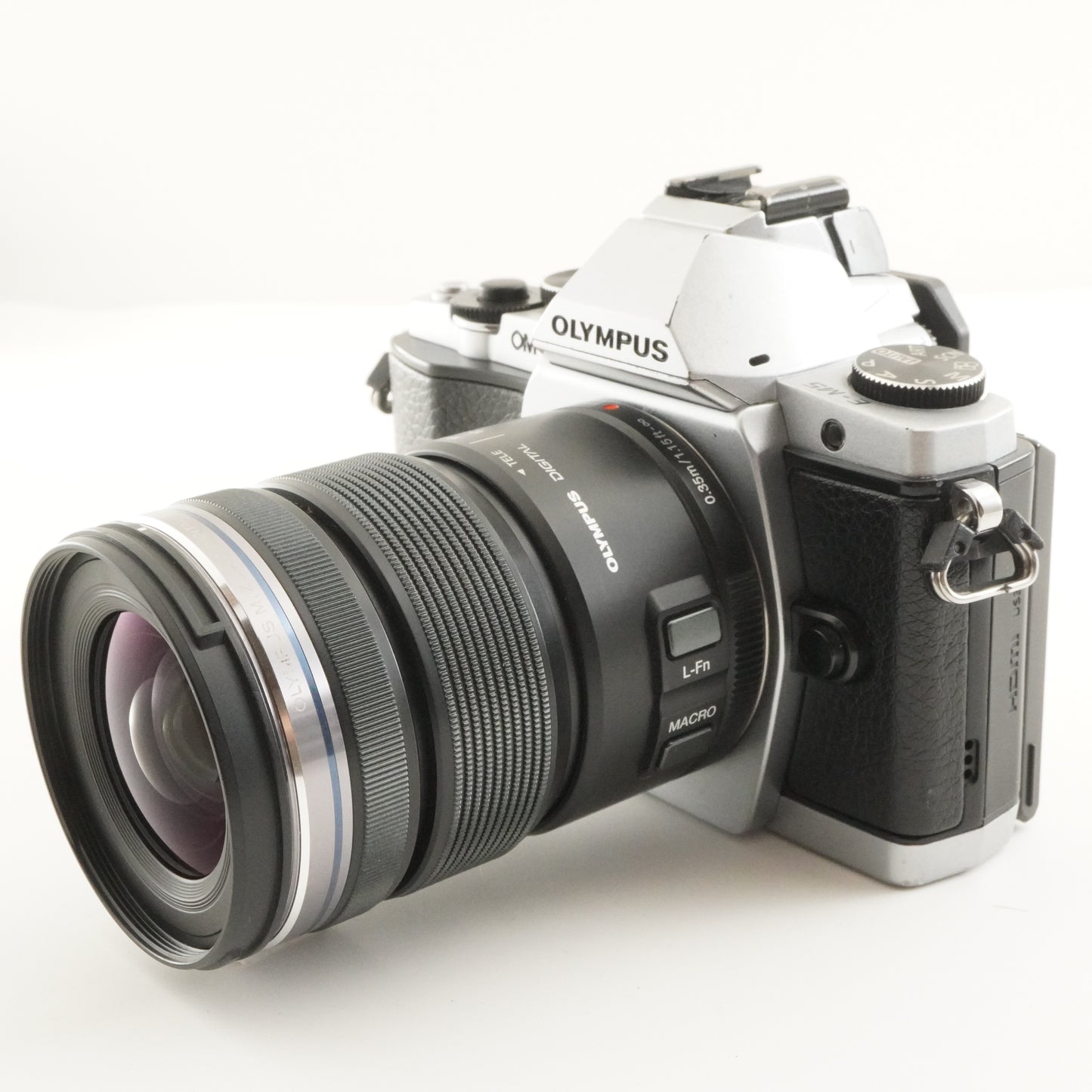[7,861 Shots] OLYMPUS OM-D E-M5 Silver +12-50mm +4GB SDHC Card from Japan #10902