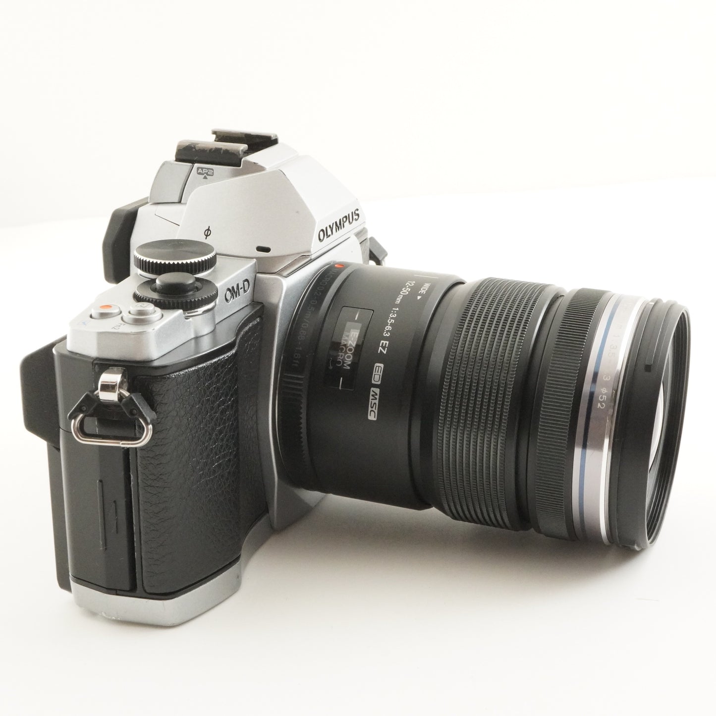 [7,861 Shots] OLYMPUS OM-D E-M5 Silver +12-50mm +4GB SDHC Card from Japan #10902