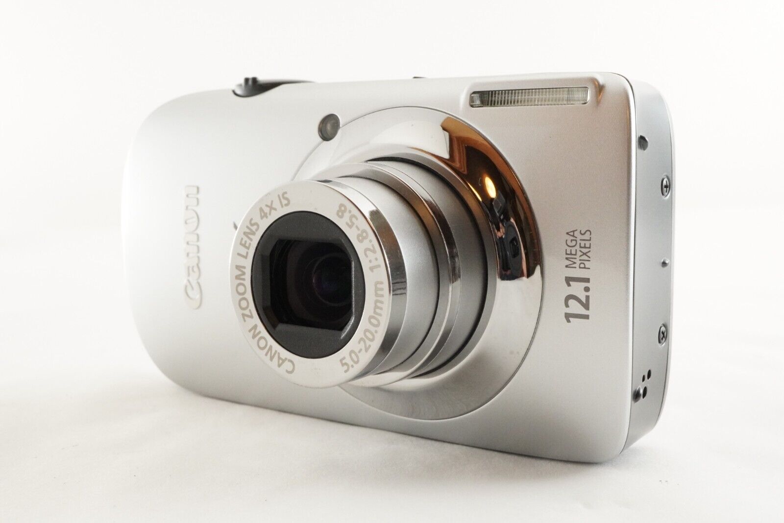 Canon IXY DIGITAL 510 IS Silver & 4GB SDHC Card Digital