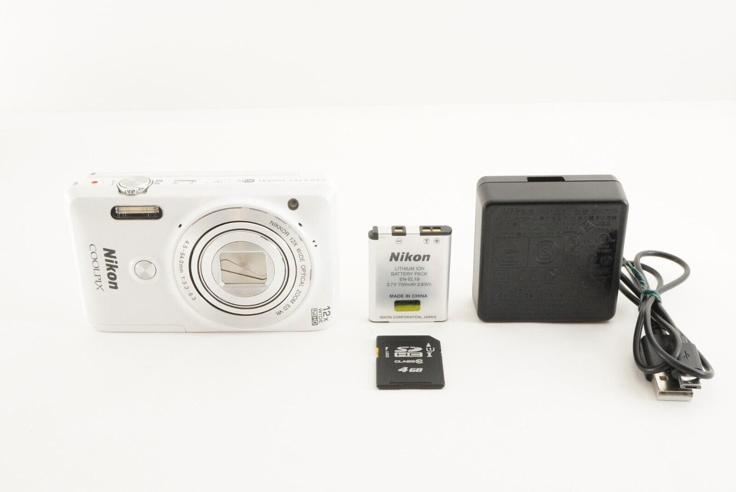 Nikon COOLPIX S6900 White With 4GB SDHC Card Digital Camera from Japan #0958