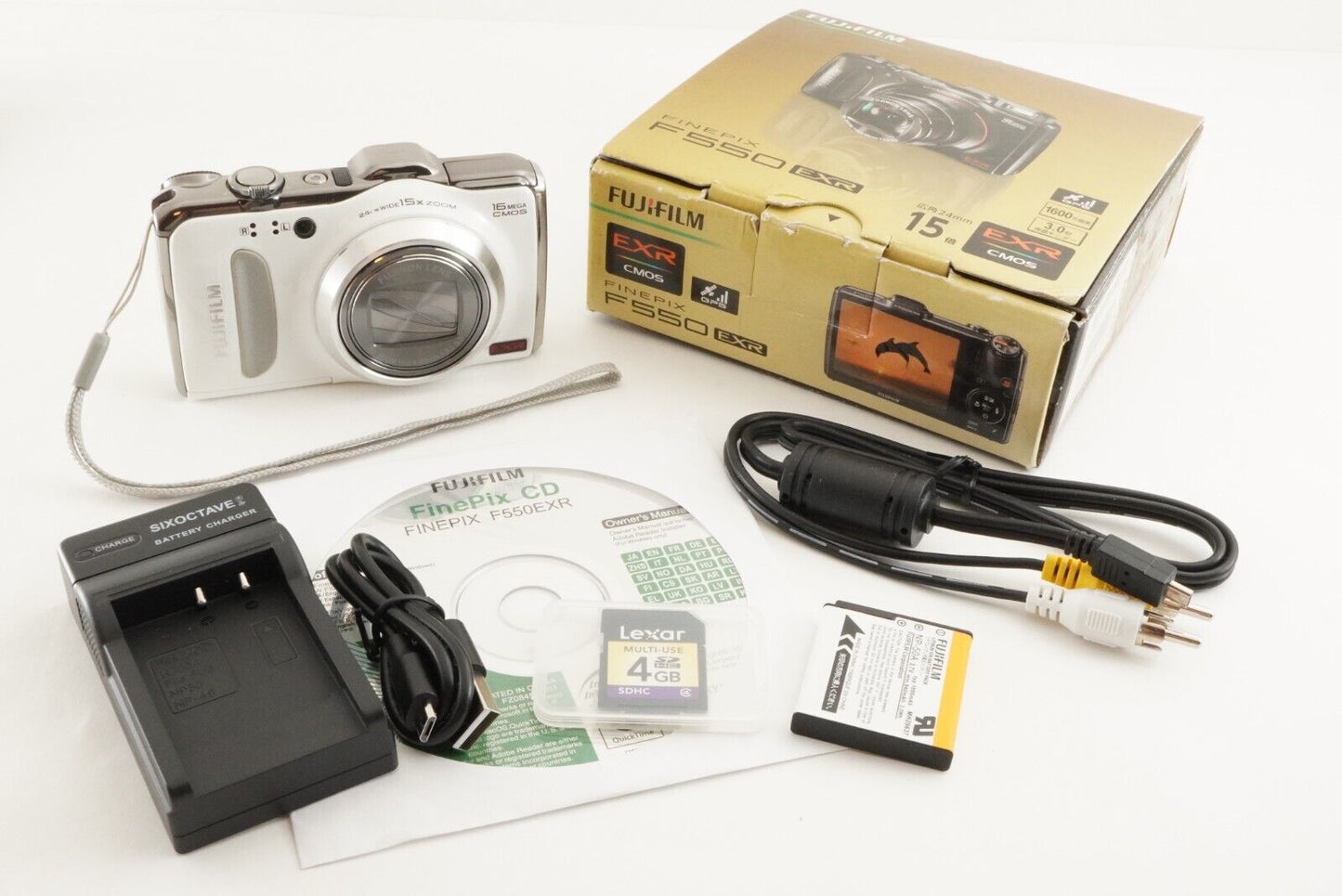 FUJIFILM FINEPIX F550 EXR White In Box With 4GB SDHC Card from Japan #1580