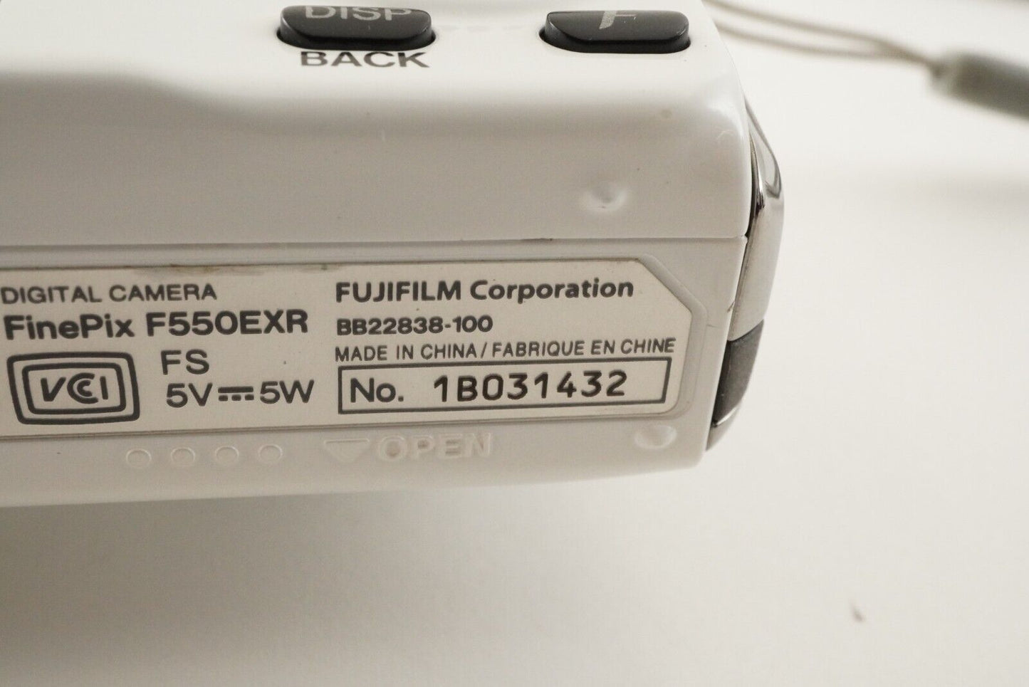 FUJIFILM FINEPIX F550 EXR White In Box With 4GB SDHC Card from Japan #1580