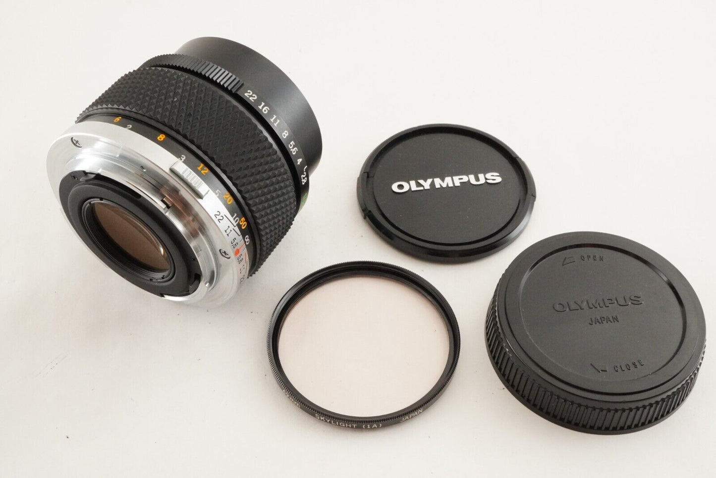 OLYMPUS OM-SYSTEM E.ZUIKO AUTO-T 100mm F2.8 MF Telephoto Lens from Japan #9741