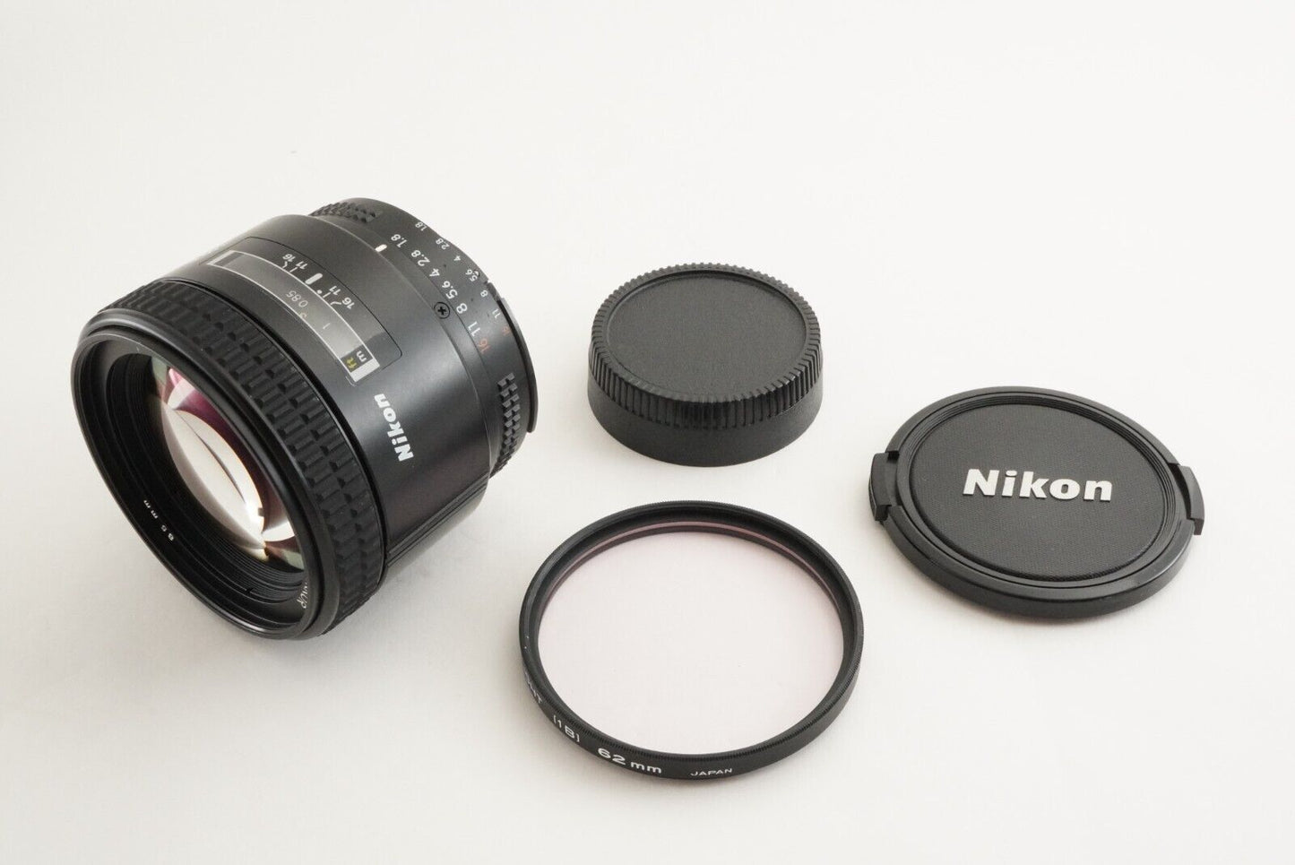 Nikon AF NIKKOR 85mm F1.8 AF Portrait Lens from Japan #1083