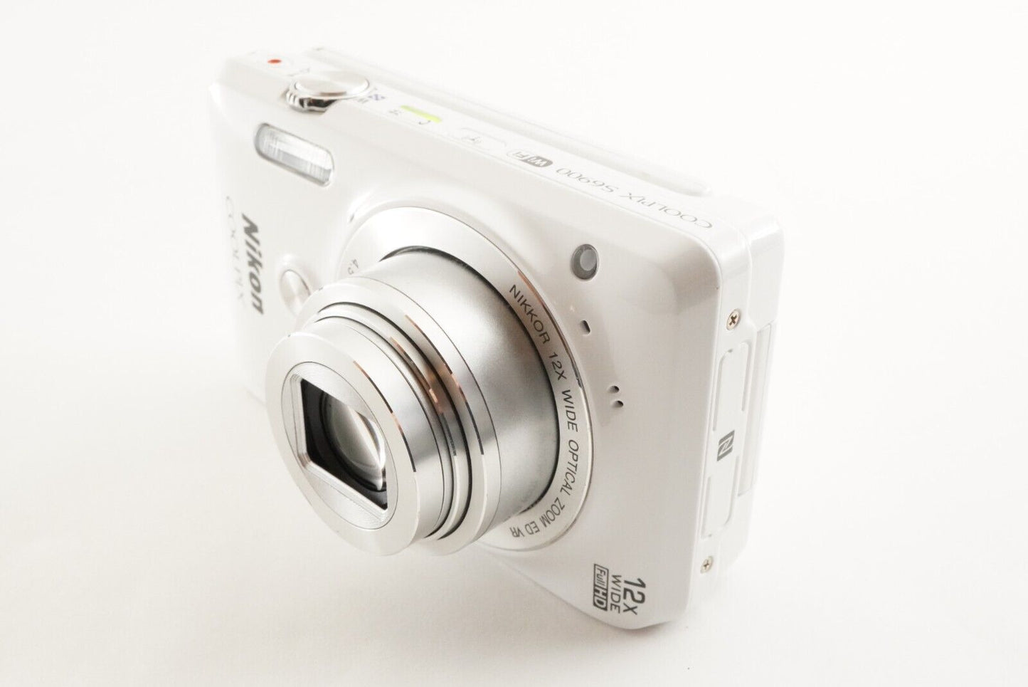 Nikon COOLPIX S6900 White With 4GB SDHC Card Digital Camera from Japan #0958