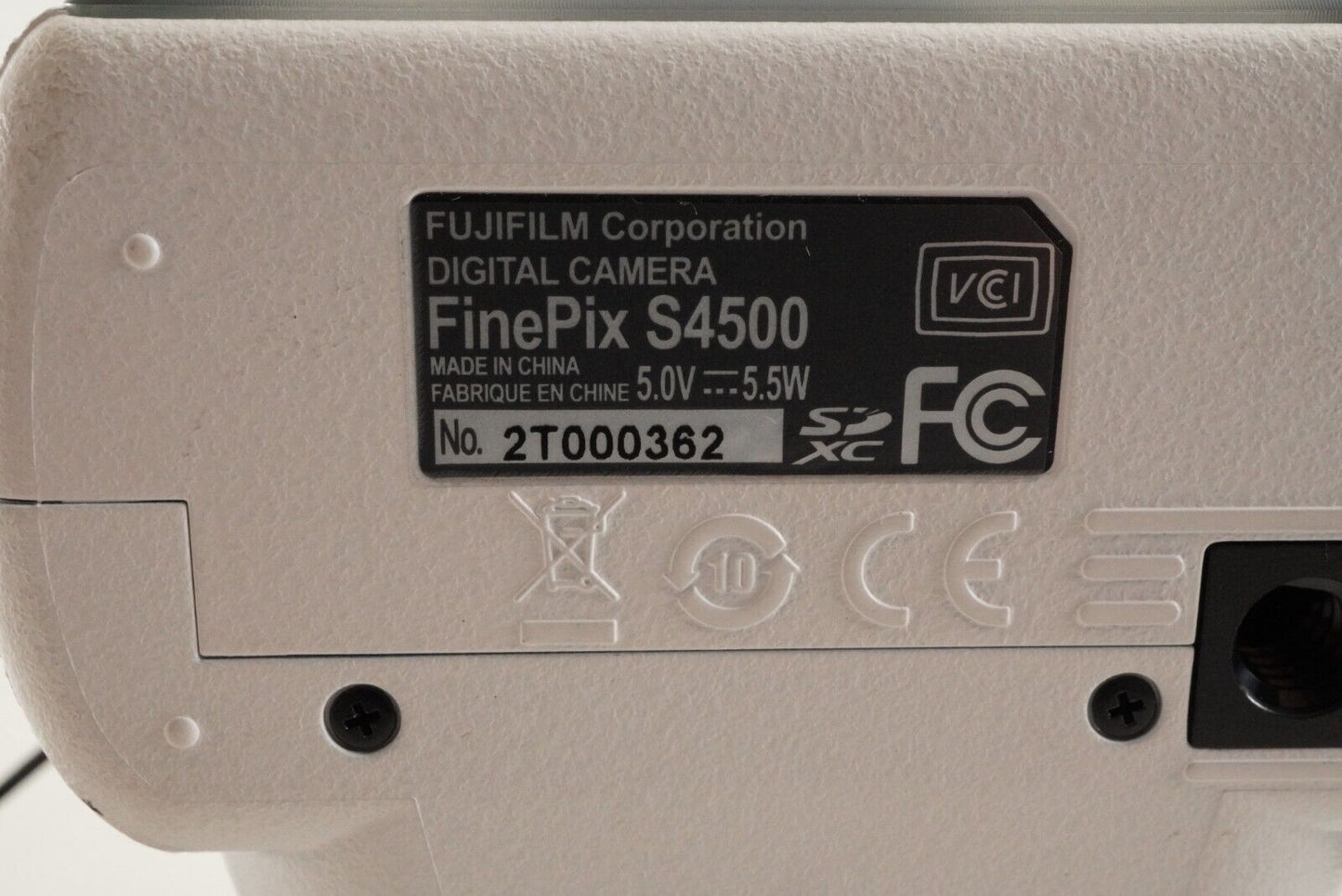 FUJIFILM FinePix S4500 White With 4GB SDHC Card Digital Camera from Japan #9030