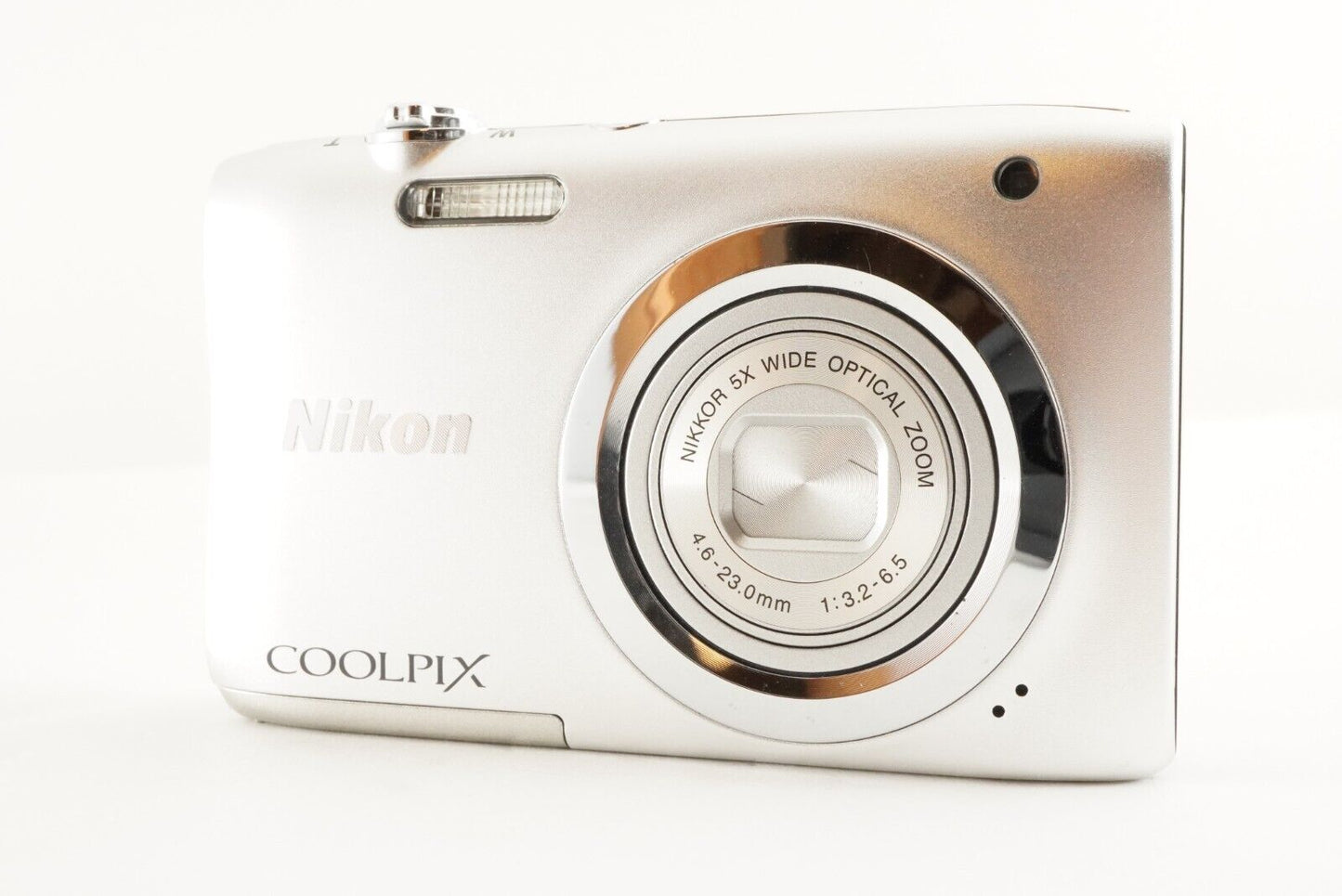 Nikon COOLPIX A100 Silver With 4GB SDHC Card Digital Camera from Japan #0933