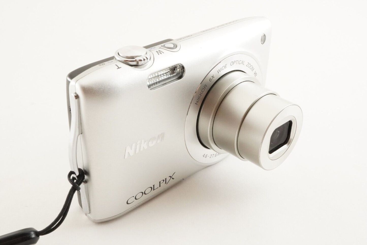 Nikon COOLPIX S3300 Silver With 4GB SDHC Card Digital Camera from Japan #1076