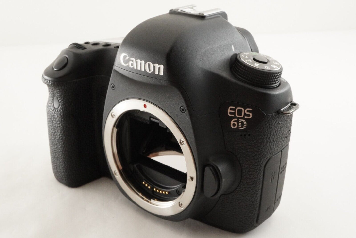 [Shutter Count: 12,600] Canon EOS 6D DSLR Digital Camera from Japan #9721