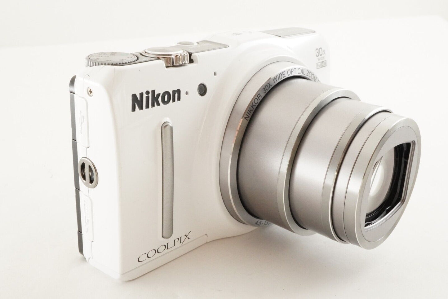 Nikon COOLPIX S9700 White With 4GB SDHC Card Digital Camera from Japan #1495