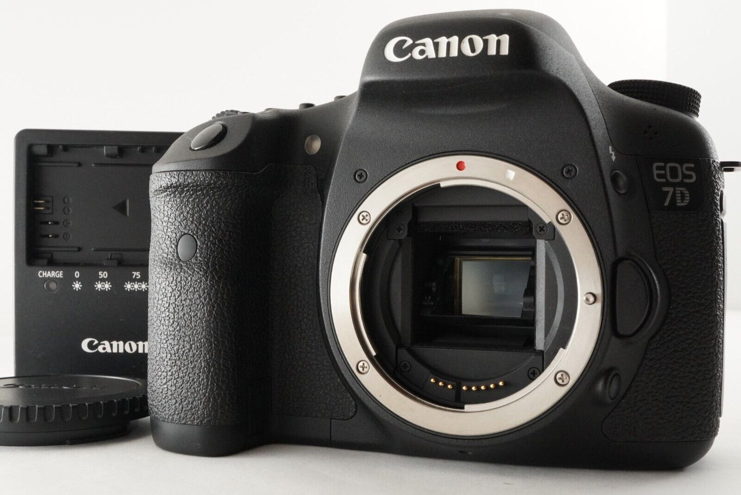 [S/C 3,800] CANON EOS 7D DSLR Camera from Japan #8947