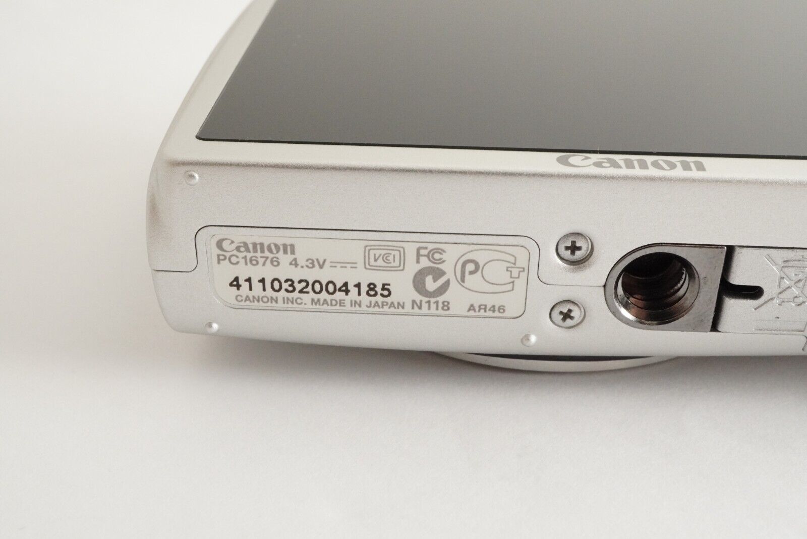 Canon IXY 600F Silver In Box With 4GB SDHC Card Digital Canon IXY 600F Silver In Box With 4GB SDHC Card Digital