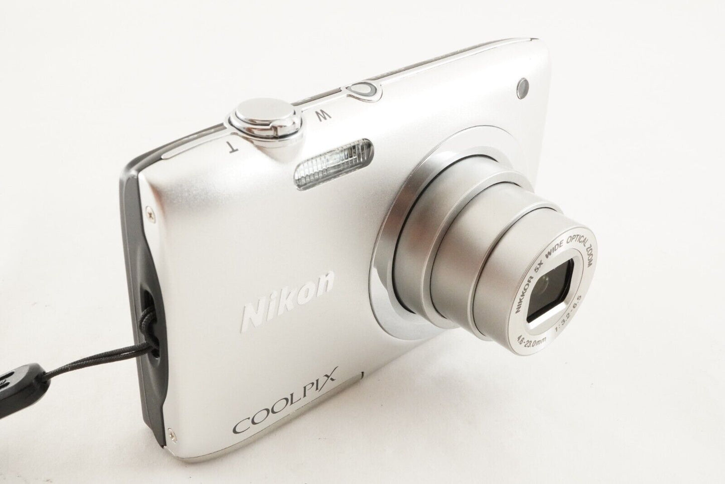 Nikon COOLPIX A100 Silver With 4GB SDHC Card Digital Camera from Japan #0617